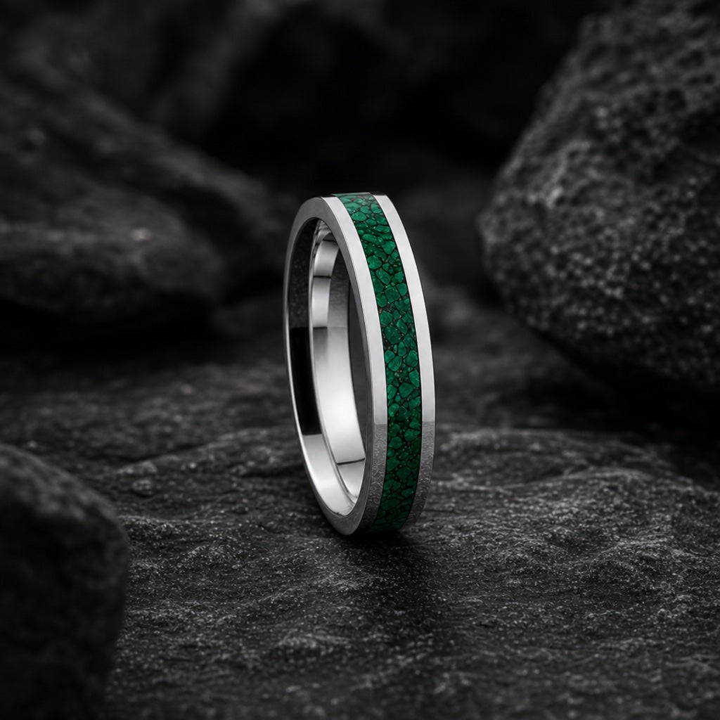 Oracle ring showing flat square knife edges and malachite channel