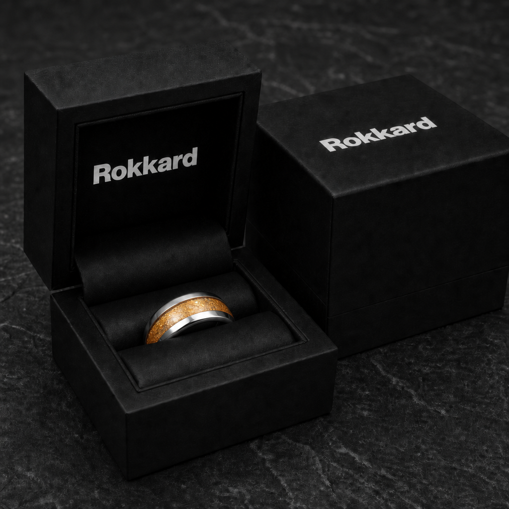 Amber ring — in Rokkard wooden keepsake case