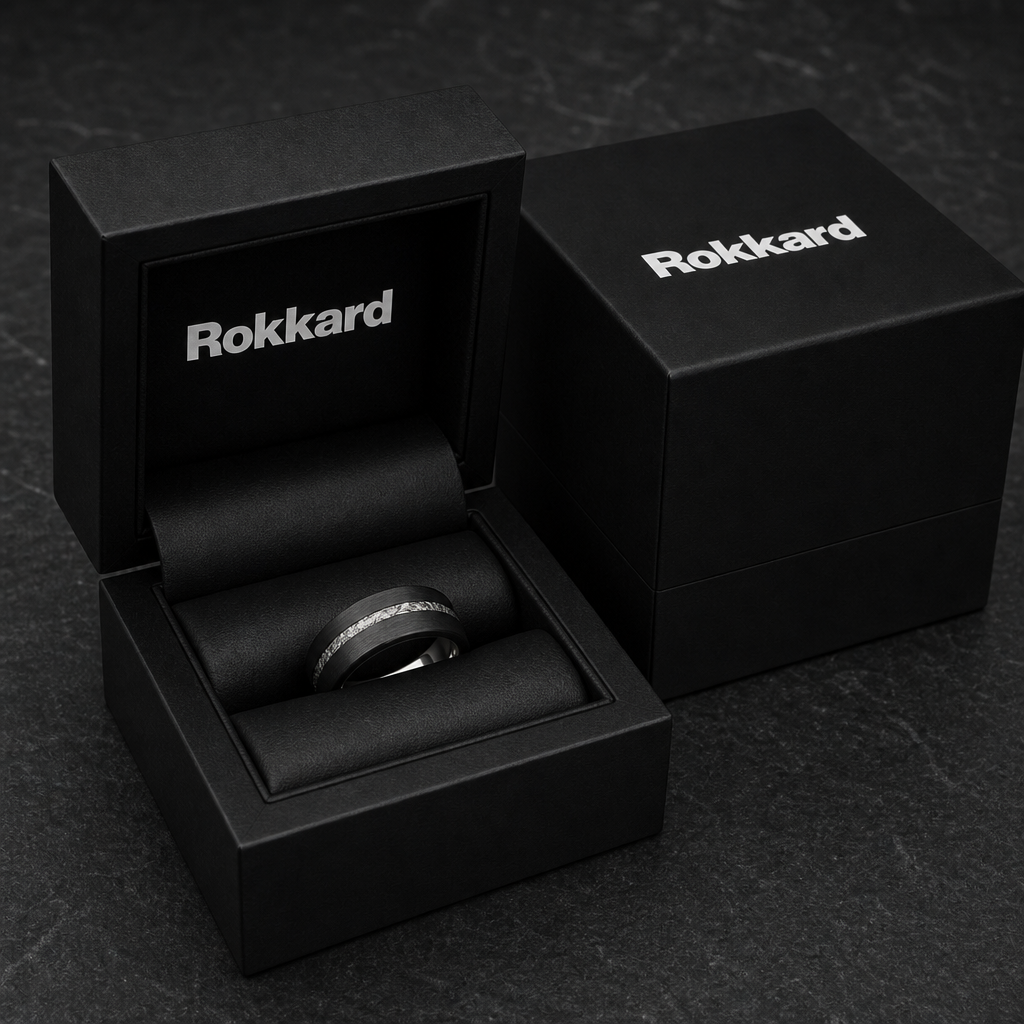Comet ring — in Rokkard wooden keepsake case